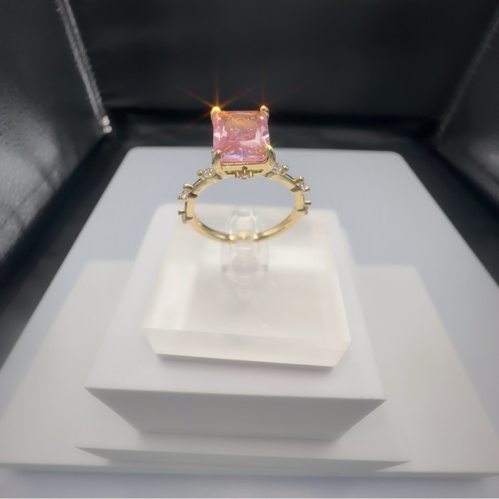 Princess Cut Clear Cubic Zirconia Side Stone Jewelry Ring Pink Gold Women NIB 7 - Picture 7 of 17